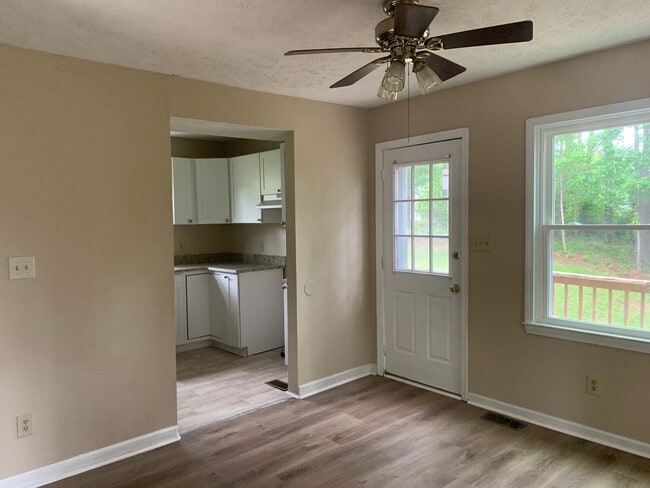 Building Photo - 3 Bedroom, 2 Bath in Rockingham