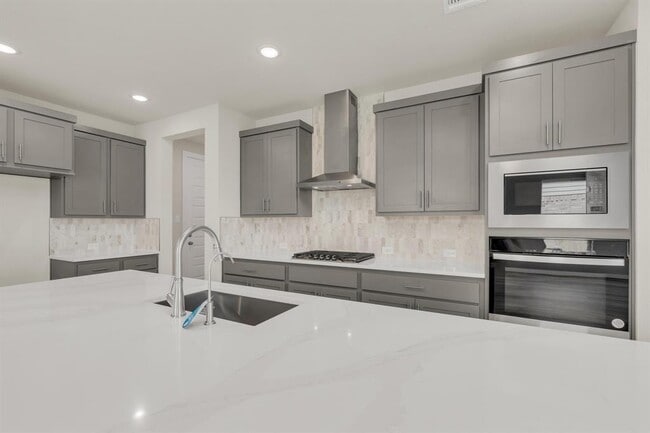Building Photo - 324 Amista Dr