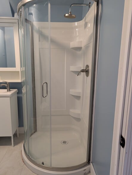 Brand new shower - 1280 Race St