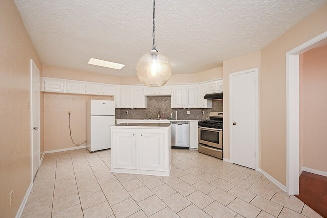 Building Photo - 7918 Chancel Dr