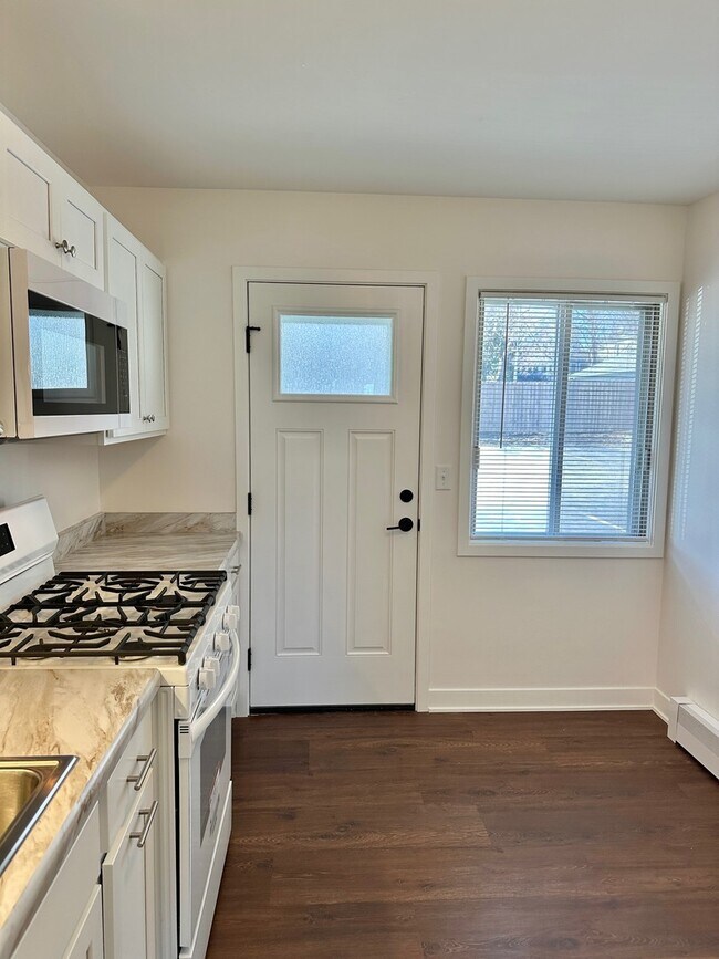 Building Photo - 222 S Tryon St