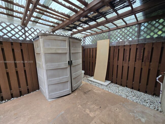 Building Photo - 1150 SW 118th Terrace