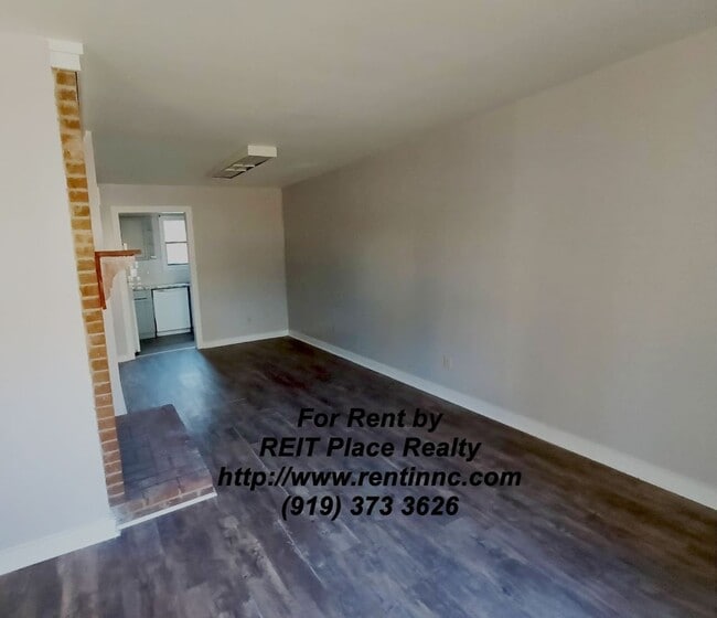 Building Photo - 3 Bed 2 Bath w/ Master Bed downstairs near Crossroads Plaza, REI