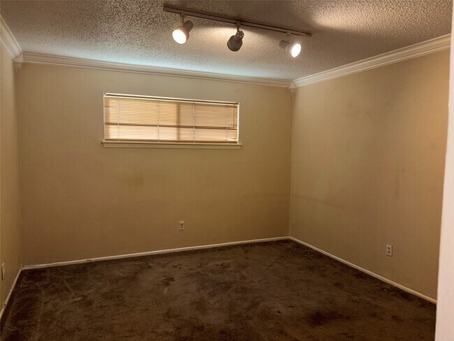 Building Photo - 7714 Renwick Dr