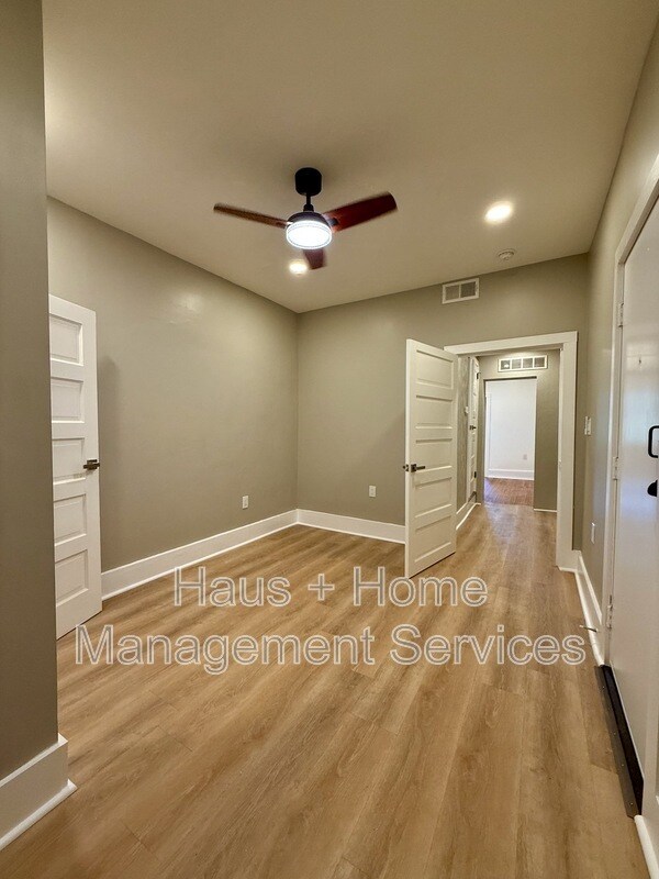 Building Photo - 906 Penn Ave