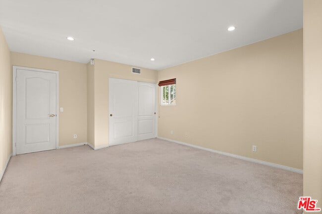 Building Photo - 5666 Silver Valley Ave