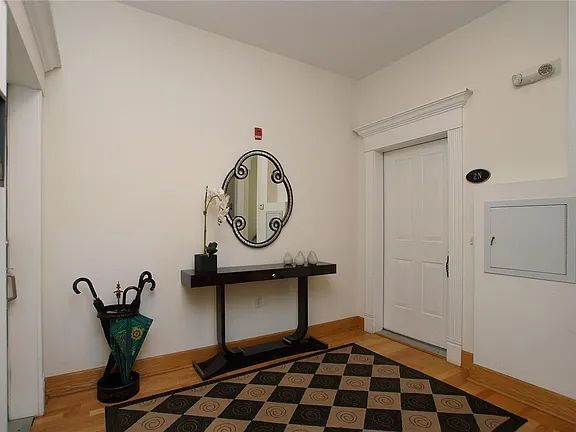 Building Photo - "Luxurious Living Awaits: Spacious 2-Bed, 3-Bath Apartment in Prime Clayton Location!"