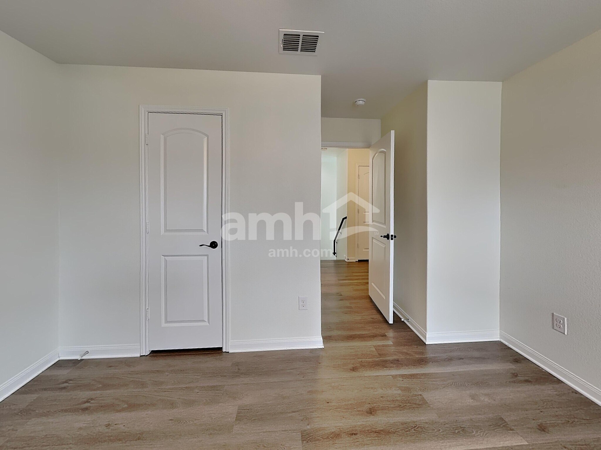 Building Photo - 12712 Shoreline Dr