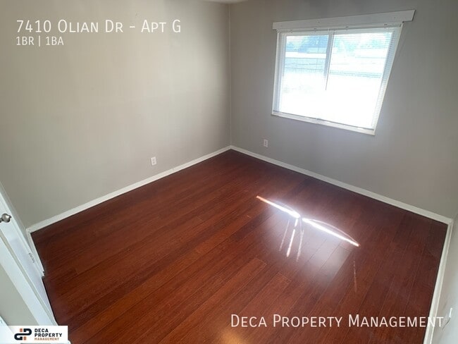Building Photo - 1 Bedroom Apartment