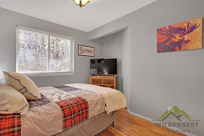 Building Photo - Utilities included- Gorgeous Townhome with Garage