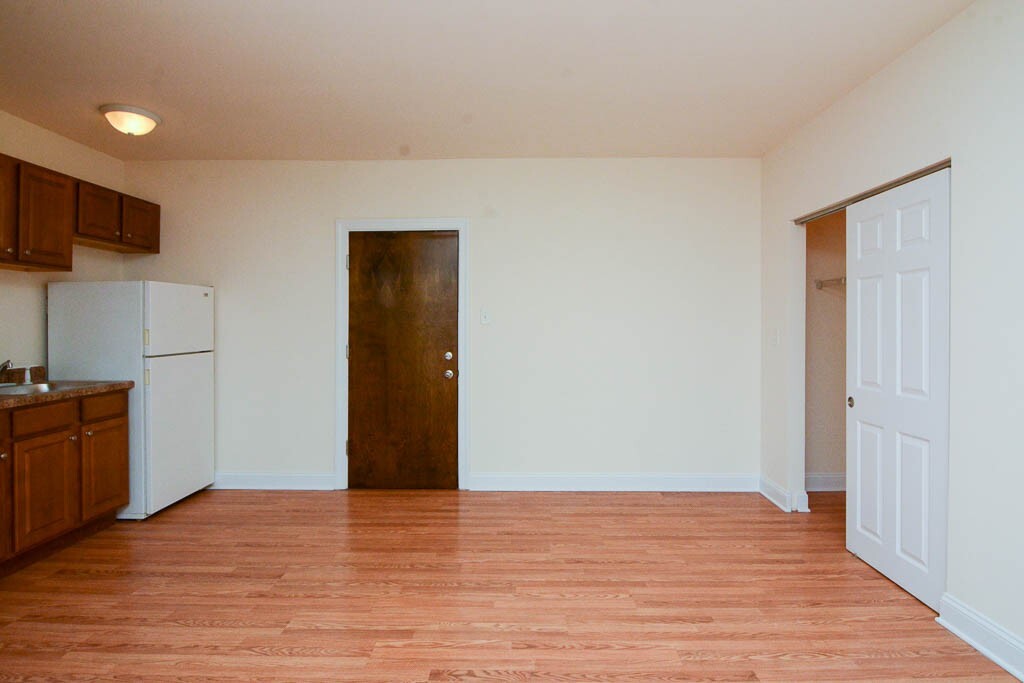 Building Photo - 2600 N Kimball Ave