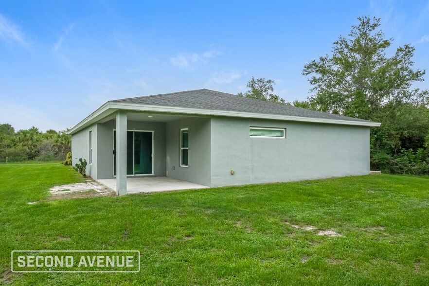 Building Photo - 678 Rutland Cir