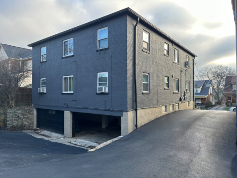 Building Photo - 1271 Morten St