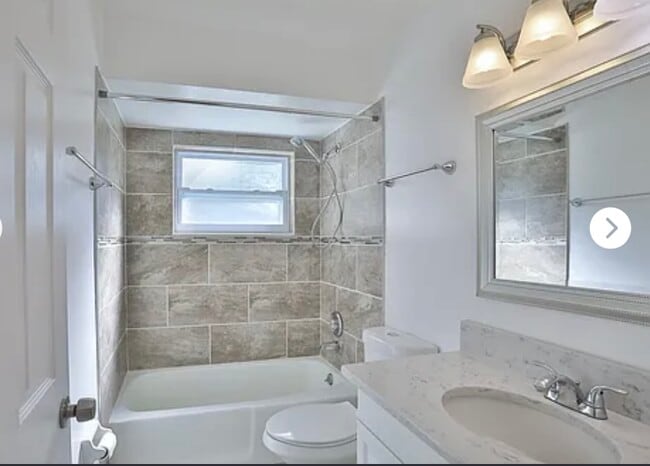 Building Photo - 4427 S Beneva Rd