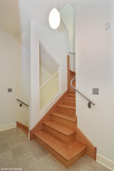 Building Photo - 2734 N Lincoln Ave