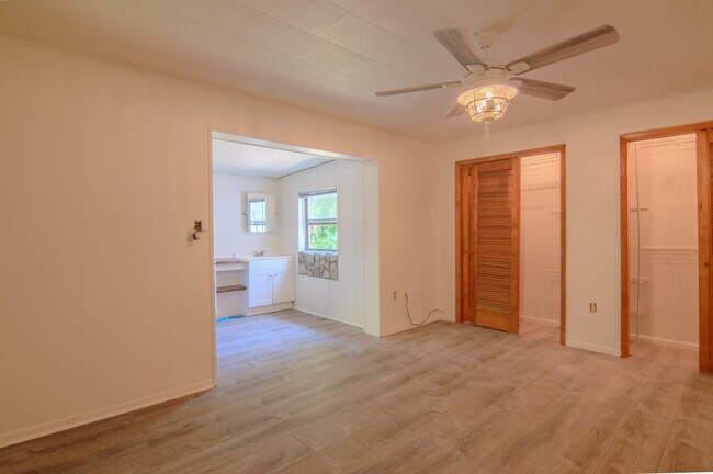 Building Photo - 508 NW 9th St