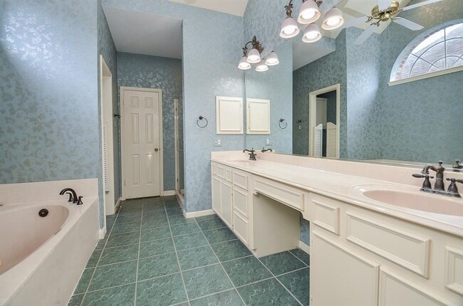 Building Photo - 16714 Colony Terrace Dr