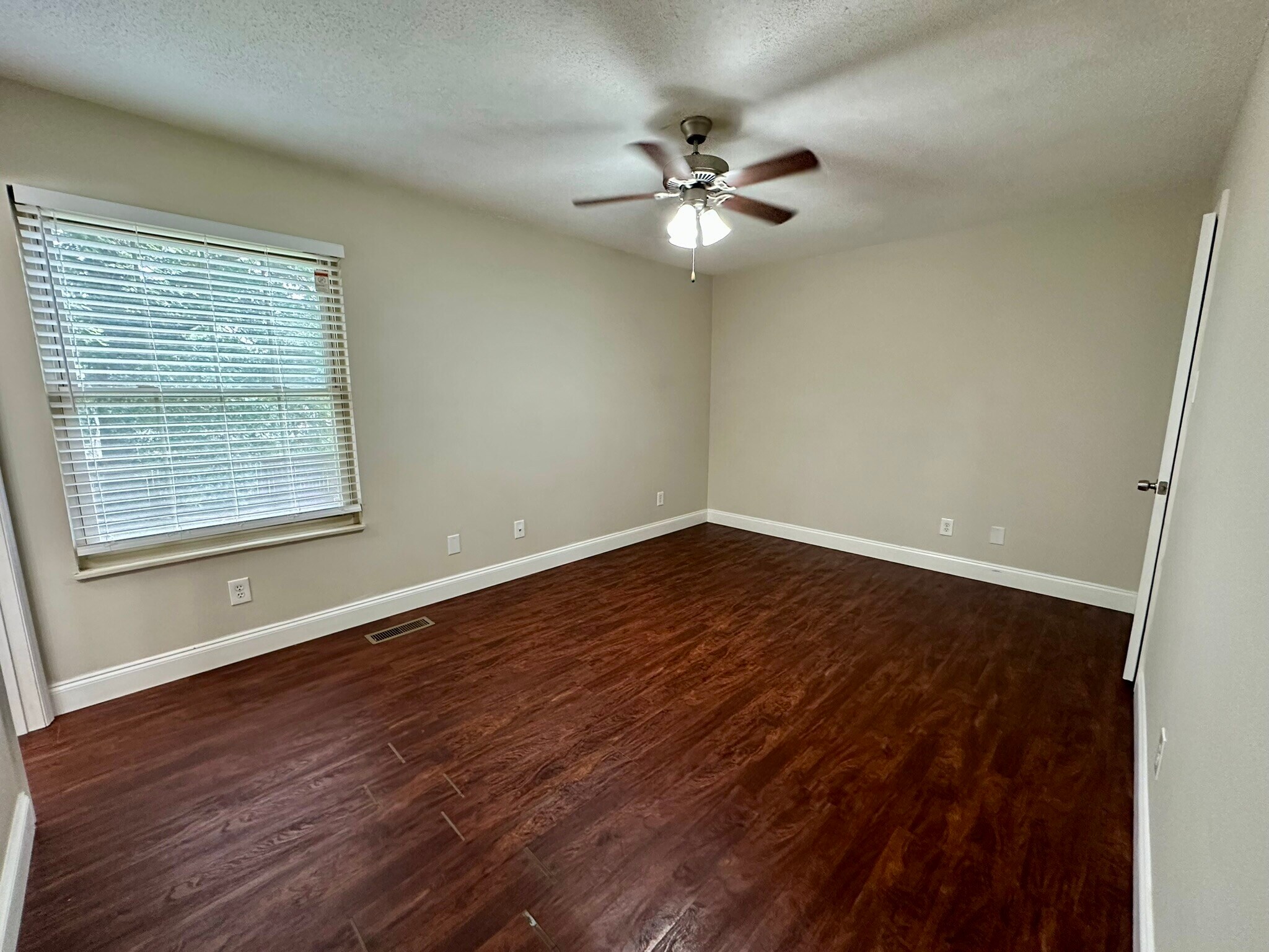 Building Photo - 1812 Sedgewick Dr