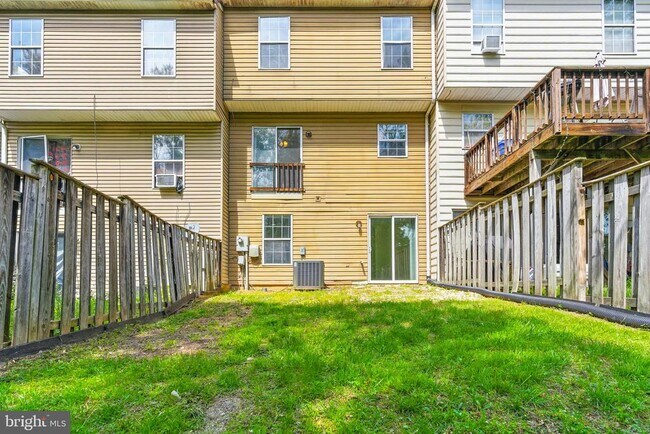 Building Photo - 505 Knollwood Ct