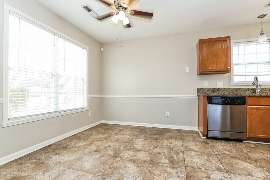 Building Photo - 5204 Mt Hope Dr