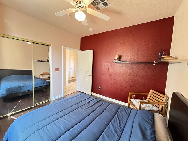 Building Photo - Summerlin Fully Furnished Condo on Golf Course!