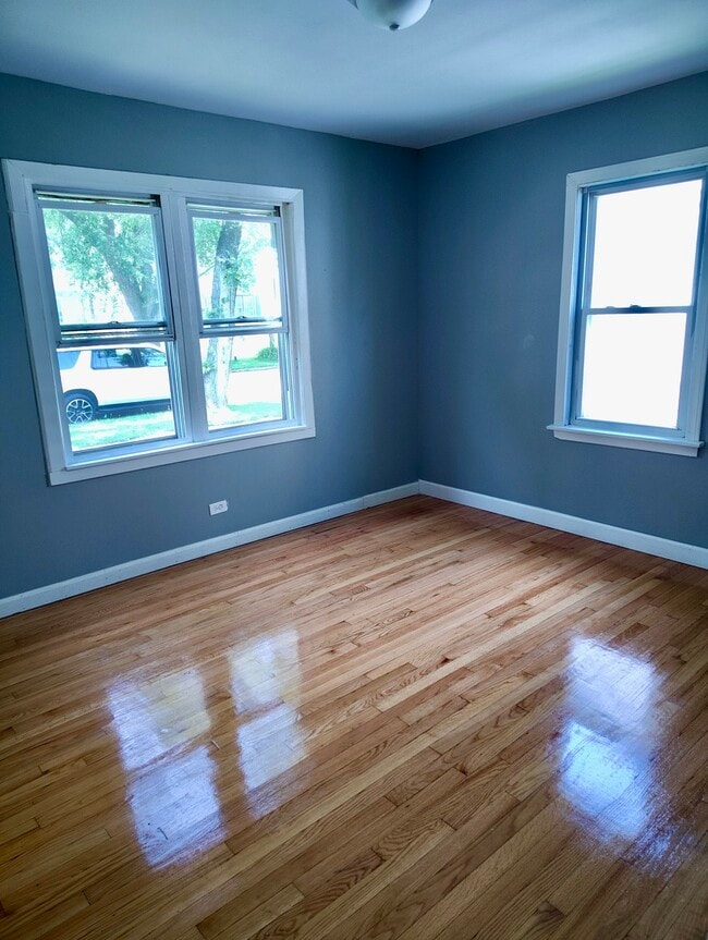 Building Photo - 14337 Parnell Ave
