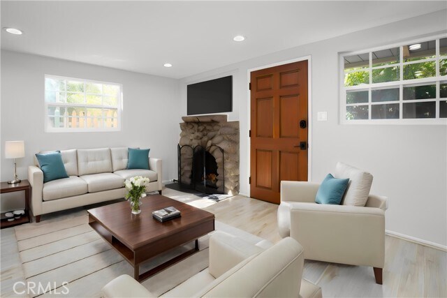 Building Photo - 487 Sturtevant Dr