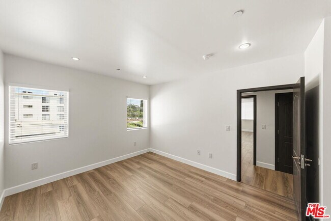 Building Photo - 11218 Camarillo St