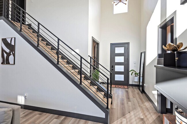 Building Photo - Luxury Smart Home with Lake & Mountain Views in Saratoga Springs!!!