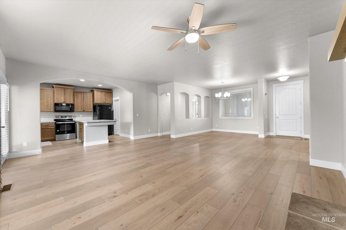 Building Photo - 5393 W Rosslare Dr