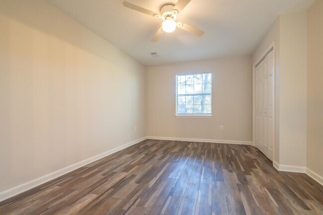 Building Photo - 9550 Dunes Gables Dr