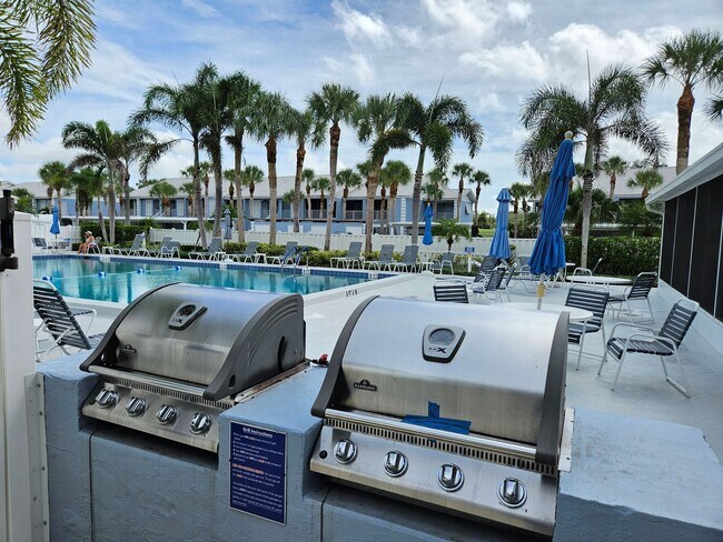 Building Photo - Charming First-Floor Condo in Plantation Golf and Country Club with a Community Pool Access!