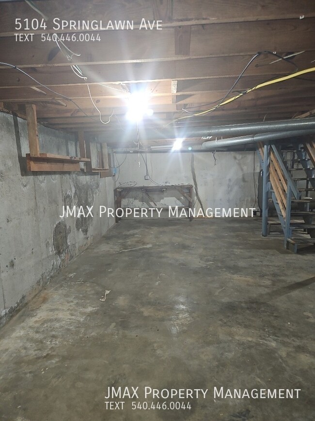 Building Photo - This property has a no security deposit op...