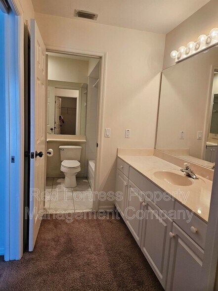 Building Photo - 14999 Rivers Edge Ct