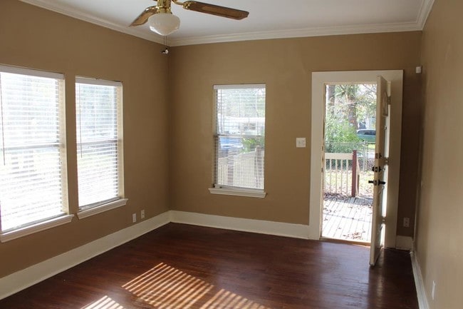 Building Photo - 23923 S Wildwood Dr