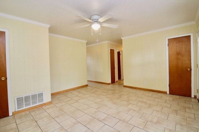 Building Photo - 5113 Morris Ave
