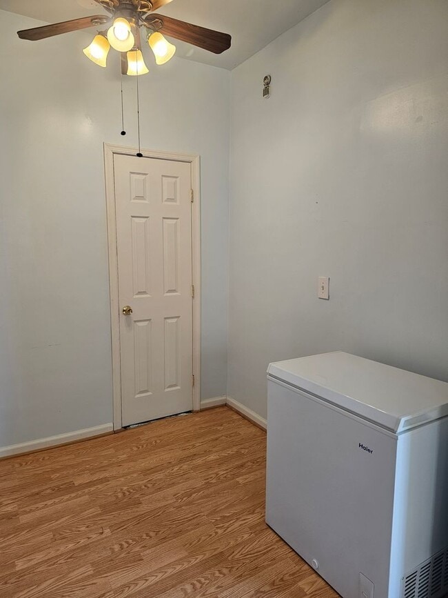 Building Photo - 966 Ave I