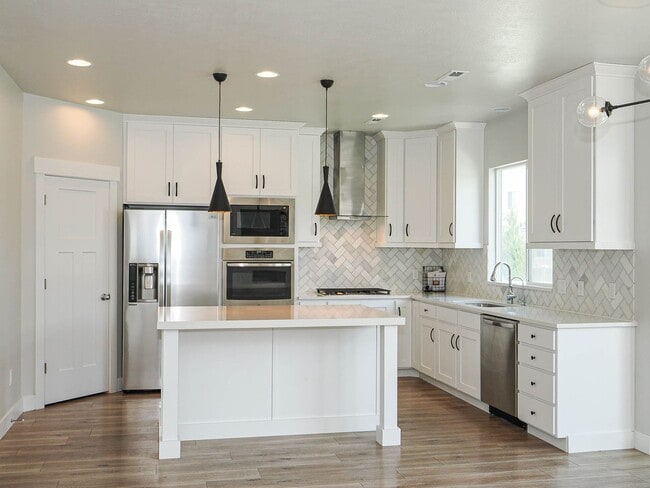 Building Photo - 69 S Serrata Ln