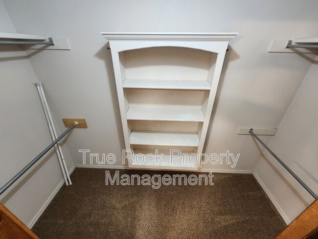 Building Photo - 628 W 22nd St