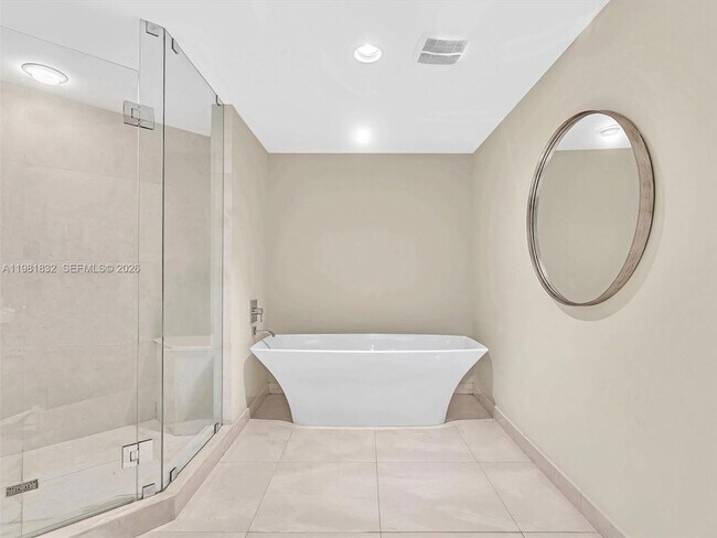 Building Photo - 17301 Biscayne Blvd