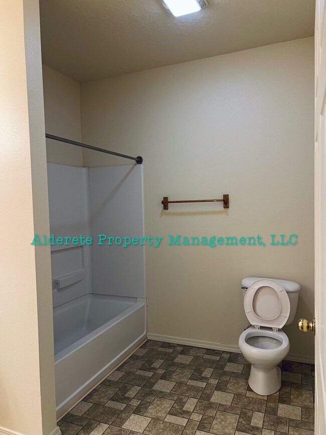 Building Photo - 4217 Ridgeway Ct