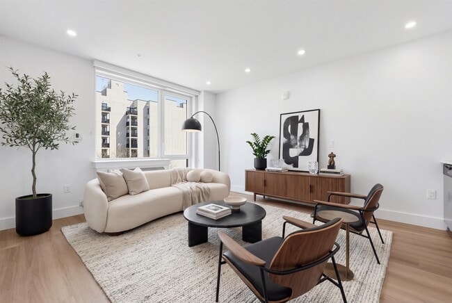 Building Photo - 337 Johnston Ave