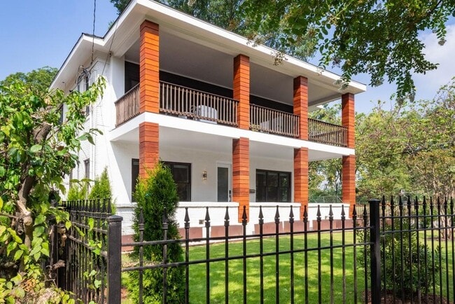 Primary Photo - 564 Parkway Dr NE