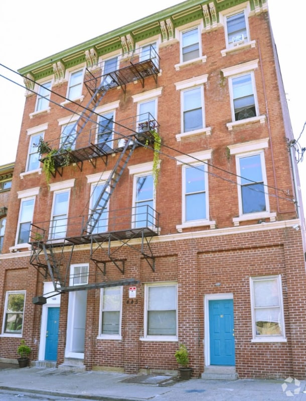 Building Photo - 445 W McMicken Ave