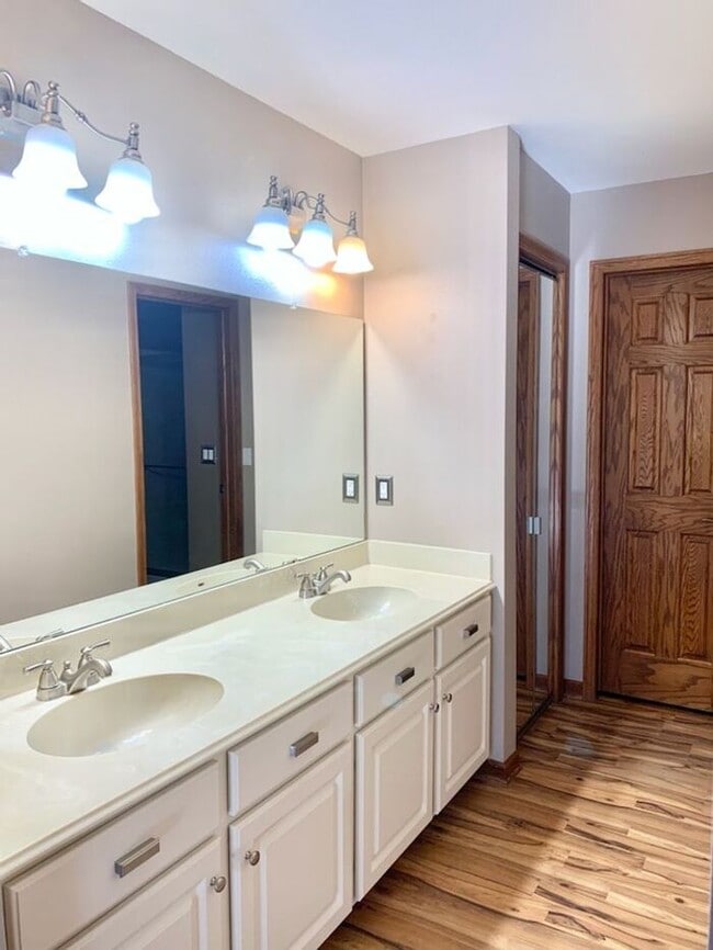 Building Photo - Exceptional 2 Bedroom, 2 Bath Ranch Townhome with 2 Car Attached Garage in Fort Collins, CO