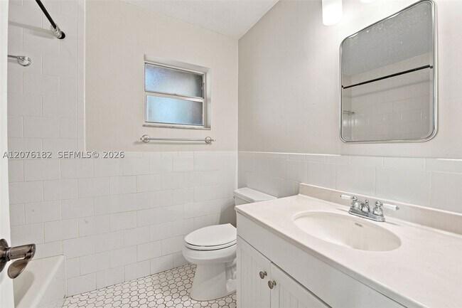 Building Photo - 6820 SW 128th Ct
