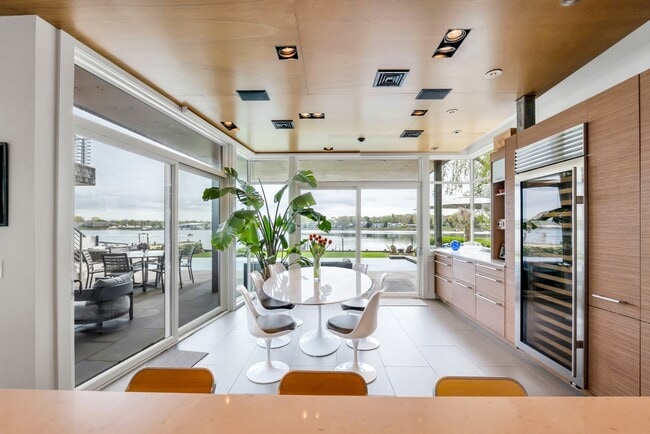 Building Photo - 54 Bay View Dr E