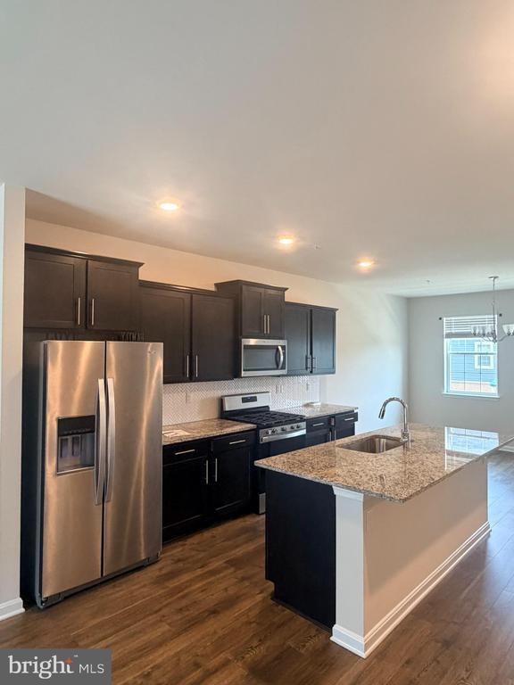 Building Photo - 6504 Bullrush Ct