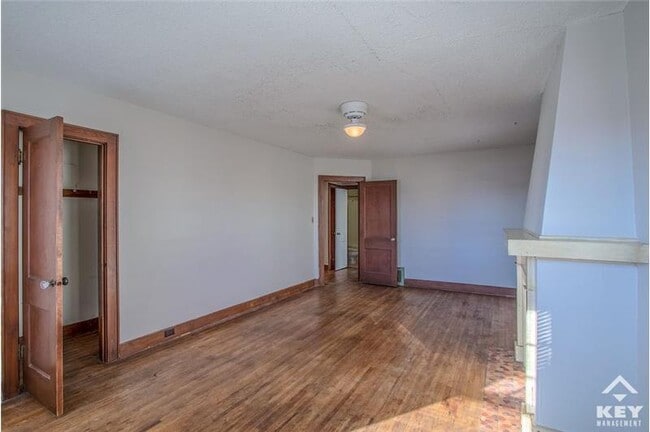 Building Photo - 1608 W Pine St