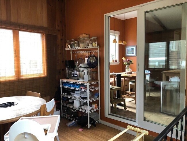 Building Photo - 53 Hudson St